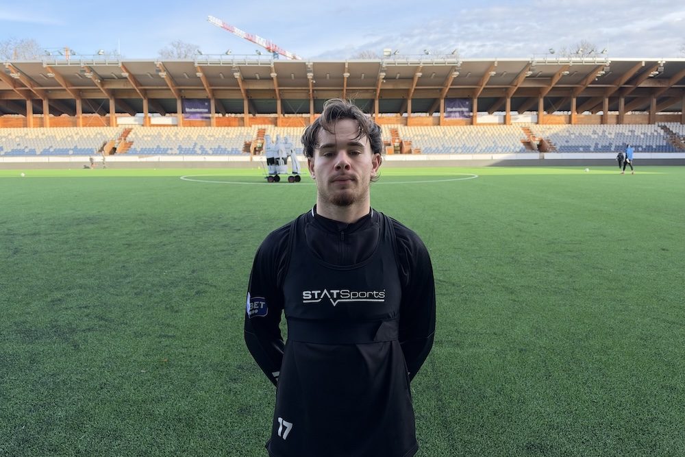 Neo Jönsson gillar pressen i stormatcher: ”Växer av det”
